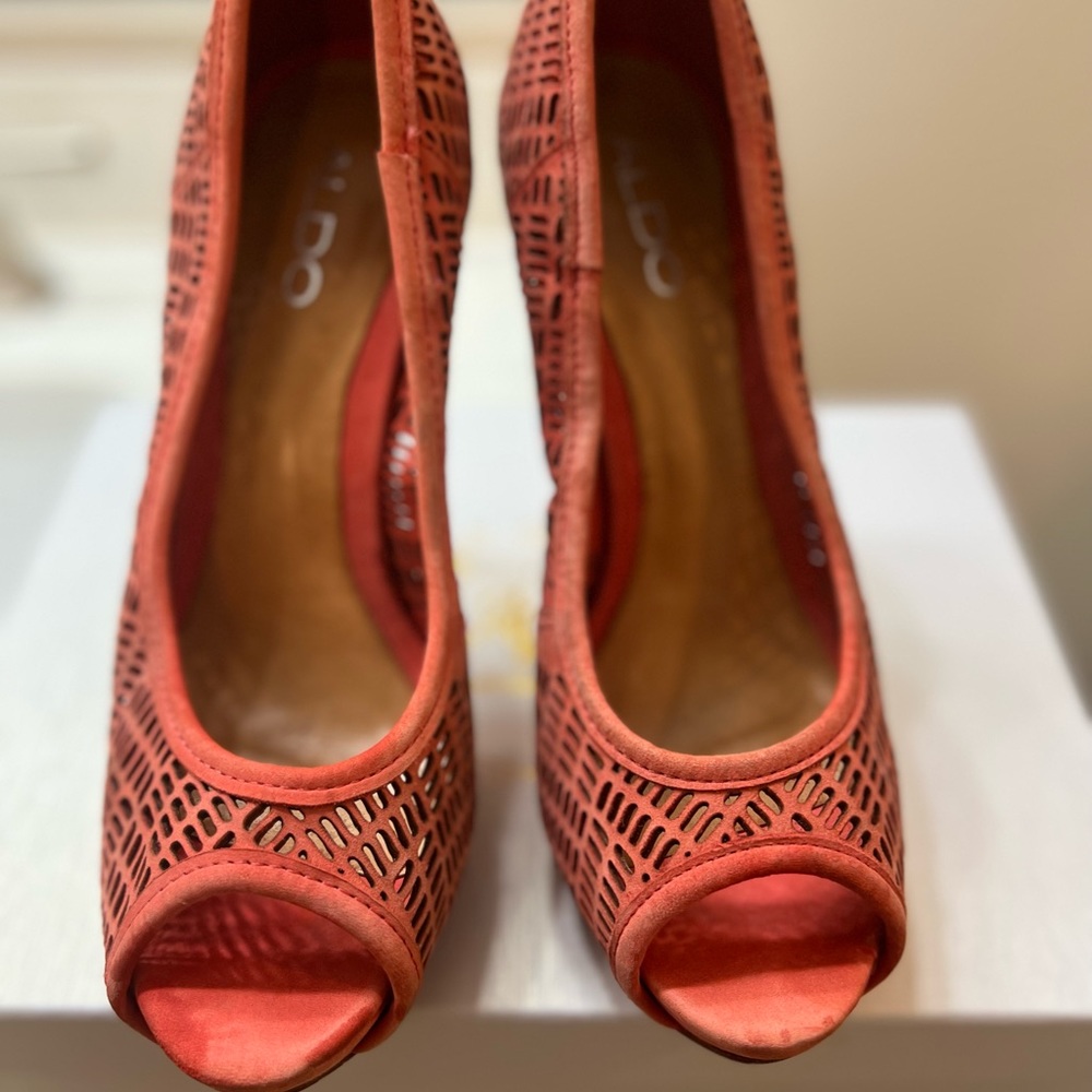 Coral peep toe 5” platform with leather sole from Aldo
